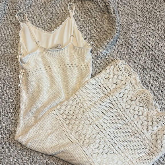 White knit dress in size medium - Picture 3 of 4